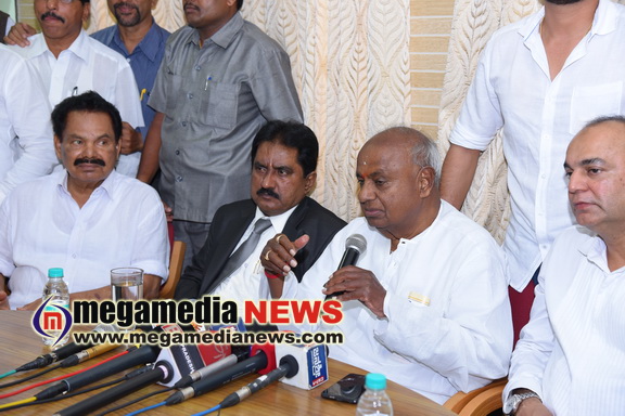  Deve Gowda