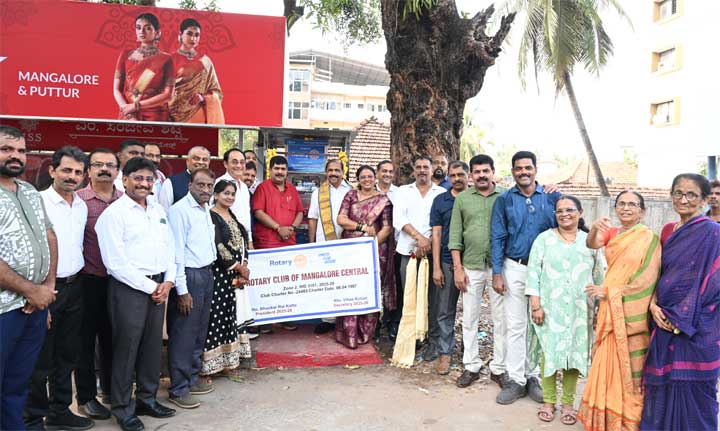 Rotary-club-drinking-water