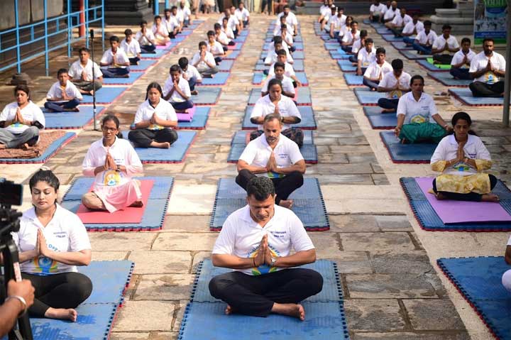 Yoga-with-yodha