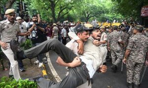 Jantar-Mantar-Clash