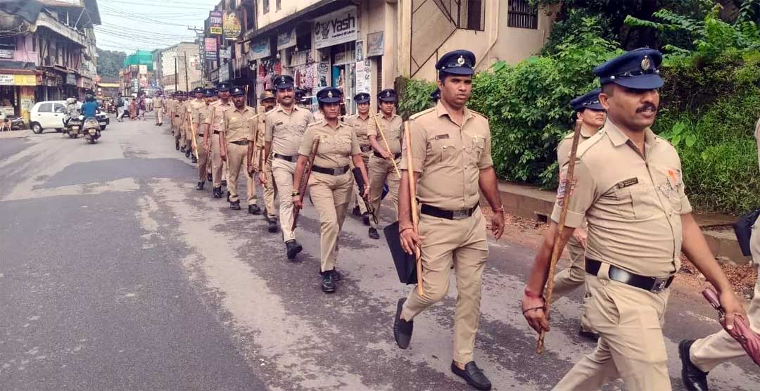 Puttur-police-flag-march