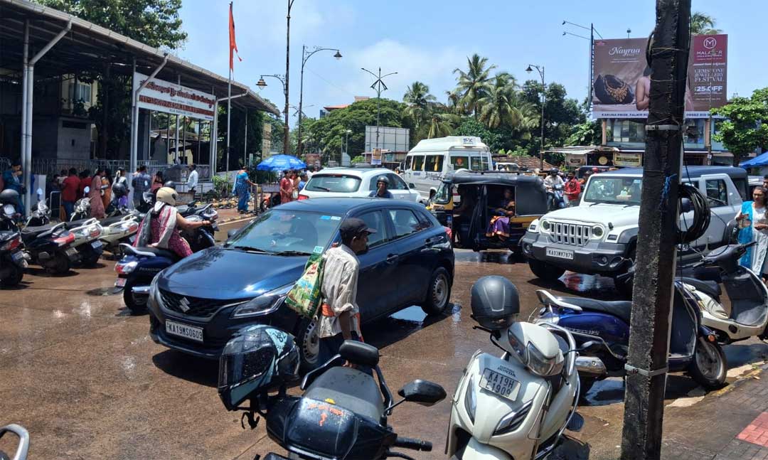 Mangaladevi-Traffic
